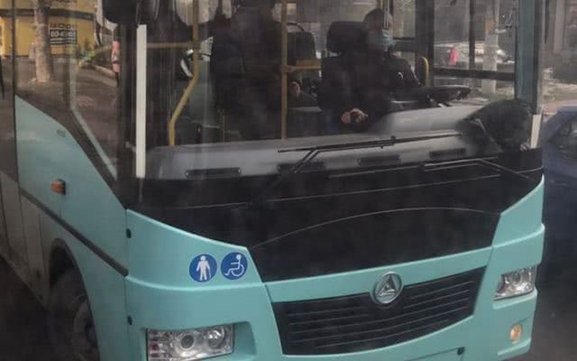 В Херсоне на 14-ый маршрут выпустили новенький автобус