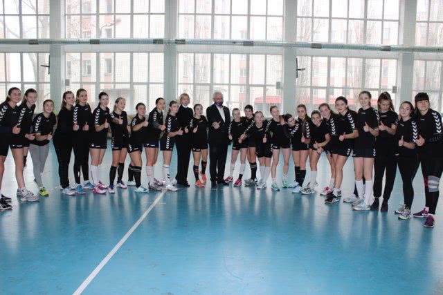 Херсонские гандболистки получили звания мастеров спорта Украины