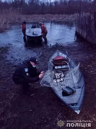 В Олешковской районе попались браконьеры, которые убивали рыбу электротоком