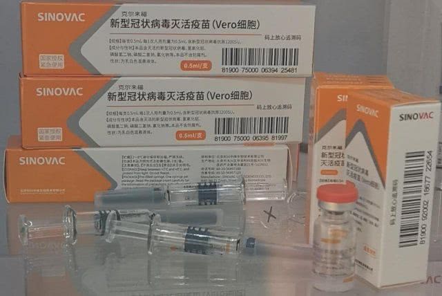 В Украину отправили первую партию китайской вакцины CoronaVac