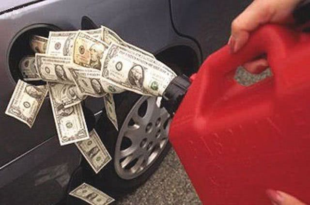 В Украине взлетели цены на бензин, подорожание продолжится: сколько придется платить
