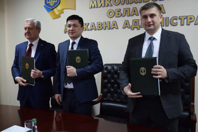 Дороги, орошение, туризм: главы Николаевской, Одесской и Херсонской ОГА подписали три меморандума