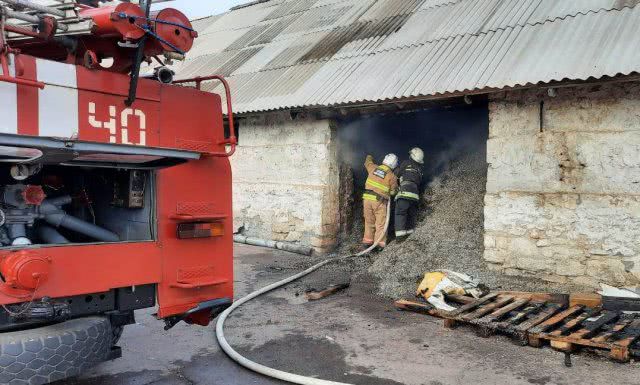 В Нововоронцовском районе горел склад