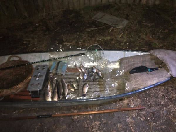 Херсонский рыбоохранный патруль возле Крынок задержал браконьеров с электроудочками