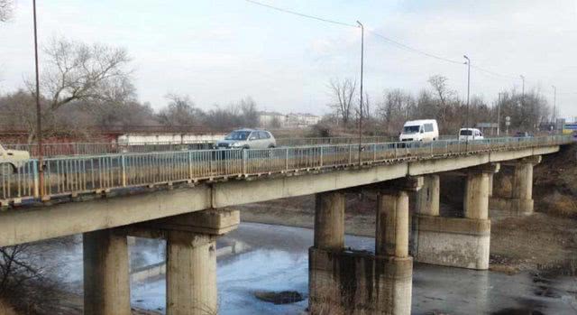 В Херсонской области закрывается на реконструкцию мост, соединяющий два города
