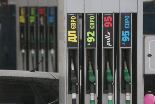 АЗС продолжили поднимать цены на бензин