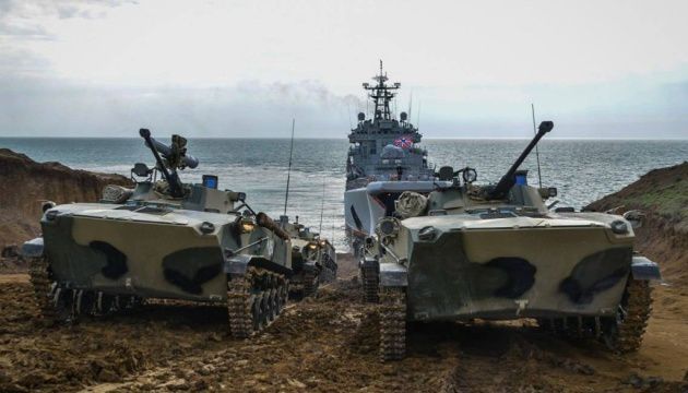 РФ завершает формирование ударно-десантной группировки в Крыму, - Defense Express
