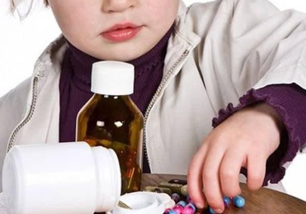 В Херсоне 2-летняя девочка напилась бабушкиного лекарства