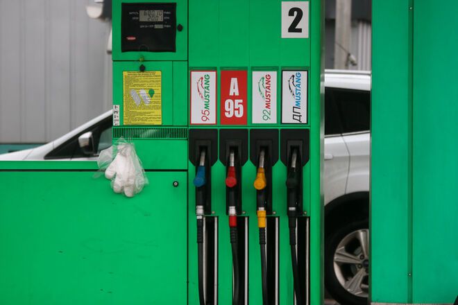 Бензин продолжил дорожать: какие АЗС подняли цену