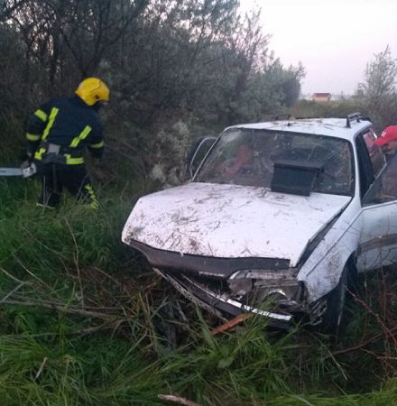 В Скадовском районе спасатели деблокировали пострадавшего из поврежденного в дорожной аварии автомобиля