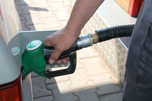 АЗС снизили цены на бензин на 1-2 грн за литр после госрегулирования – СМИ
