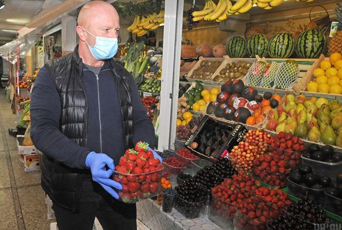 Ждем дешевую клубнику и рекорды: как поздняя весна повлияет на будущий урожай