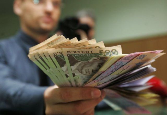 Украинцы могут вернуть деньги за коммуналку: когда можно не платить и что изменит решение Кабмина