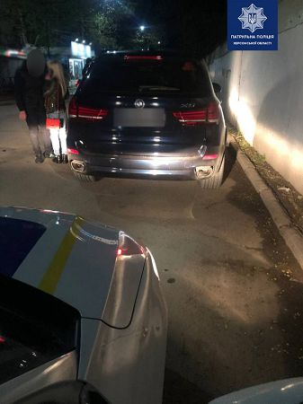 В Херсоне патрульные составили протокол на пьяного водителя BMW X5 из Николаева