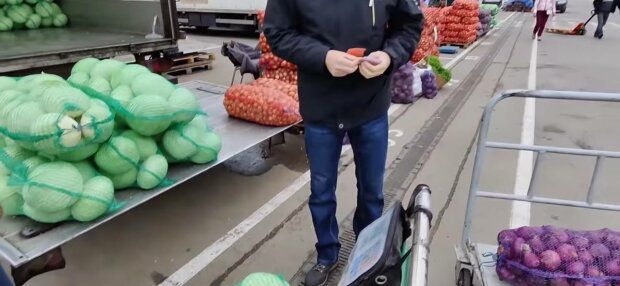 Стало дороже в два раза: в Украине подняли цены на капусту
