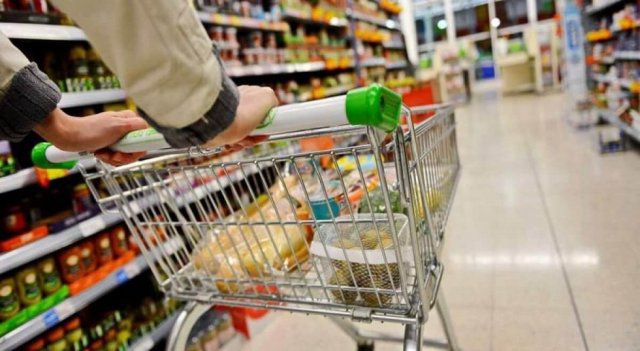 В Украине хотят снизить цены на социально значимые продукты: что может подешеветь