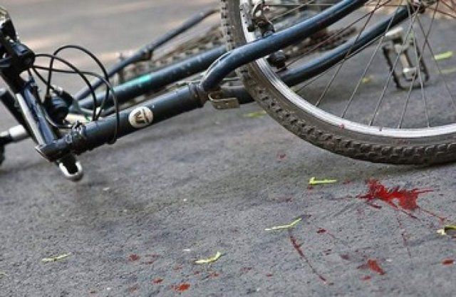 На трассе Мелитополь-Каховка под колесами грузовика погиб велосипедист