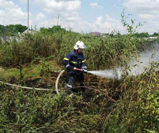 За прошедшие сутки спасатели Херсонщины ликвидировали семь пожаров на открытых территориях