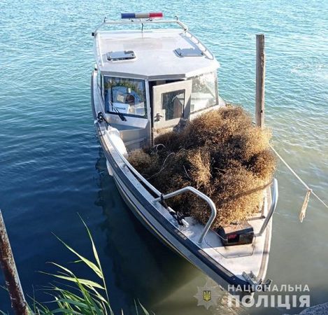 За прошедшие выходные водные полицейские Херсонщины предупредили нанесения государству убытков на более 100 тысяч гривен