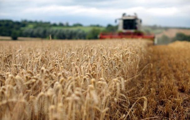 Аграрии Херсонщины на уборку урожая ранних зерновых планируют привлечь почти 2,8 тыс. комбайнов