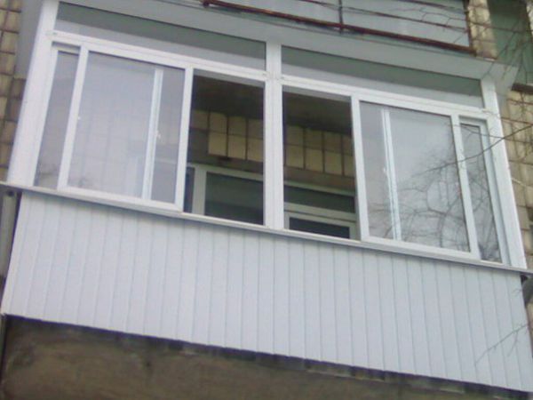 Пенсионерка в Новой Каховке выпала с балкона