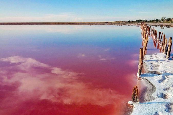 В Херсонской области каждому туристу стоит посетить розовое озеро Лемурийское