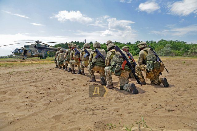 Олешковский полигон, спецназ на «вертушке» и атака партнеров: военные показали береговую компоненту «Си Бриз»