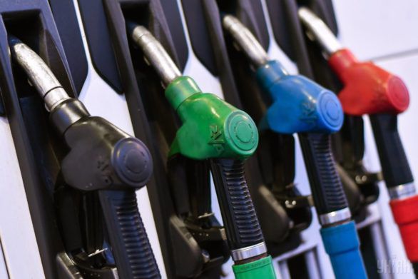 Все украинские АЗС обязали снизить цены на бензин