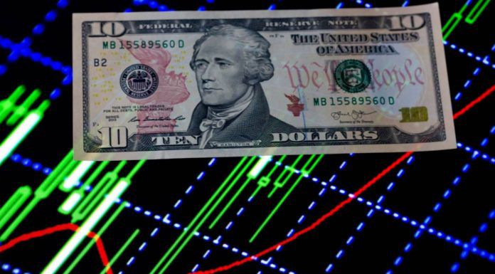Эксперты спрогнозировали неожиданный курс доллара к окончанию лета