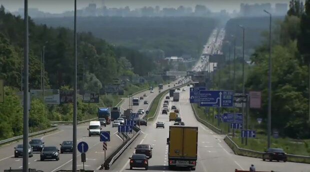 Украинцев предупредили о некачественном бензине - конец мотору: льют растворитель