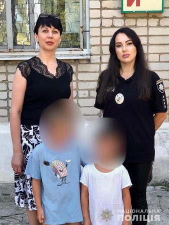 На Херсонщине полицейские изъяли двух детей из неблагополучной семьи