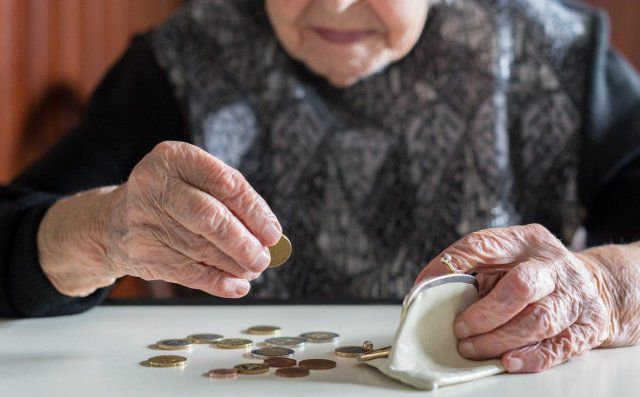 От 800 до 2000 грн: четыреста тысяч пенсионеров получат повышенные пенсии в августе