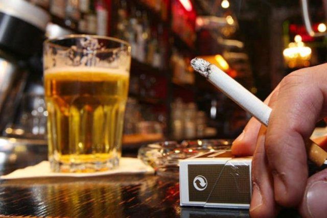 Даже пиво: в Украине могут запретить продавать сигареты и алкоголь в магазинах и супермаркетах