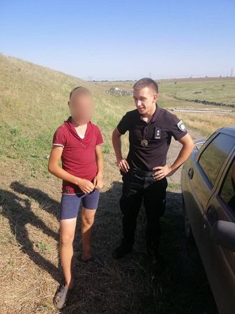 Полицейские разыскали на Херсонщине пропавшего в Ивано-Франковской области подростка