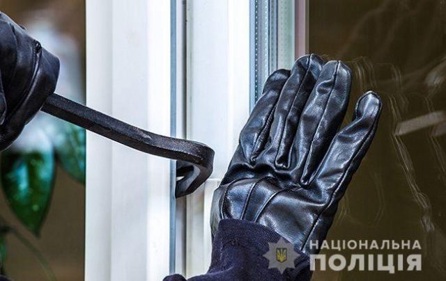 В Новой Каховке оперативники задержали подозреваемого в квартирных кражах
