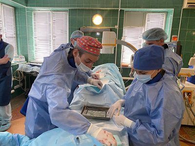 Вперше в Херсоні в обласній лікарні виконали дві унікальні операції