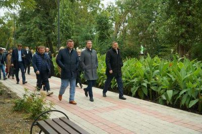 Сергій Козир у рамках екологічного президентського проєкту висадив дерева у Новій Каховці