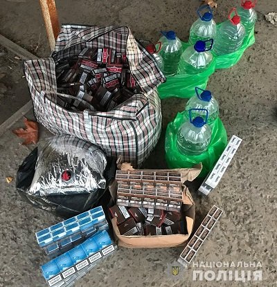 На Херсонщині поліція вилучила з продажу 520 літрів незаконного алкоголю