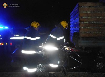 Новокаховські рятувальники деблокували постраждалих і загиблу в ДТП