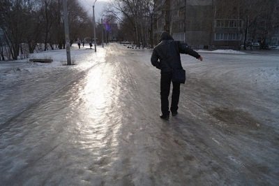 У Дніпровському районі Херсона продовжують долати наслідки негоди