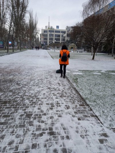 Як працюють комунальники Херсона в снігопад