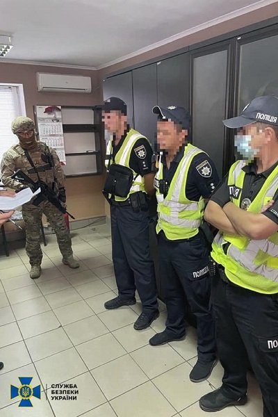 СБУ викрила одного із керівників патрульної поліції на Херсонщині на організації схеми поборів з водіїв фур за «перегруз»