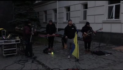 В рамках всеукраїнського туру гурт СКАЙ сьогодні дав концерт у Херсоні на центральній площі