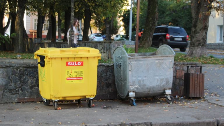 Херсонська міськрада закупить контейнери для сміття на понад 11 млн гривень