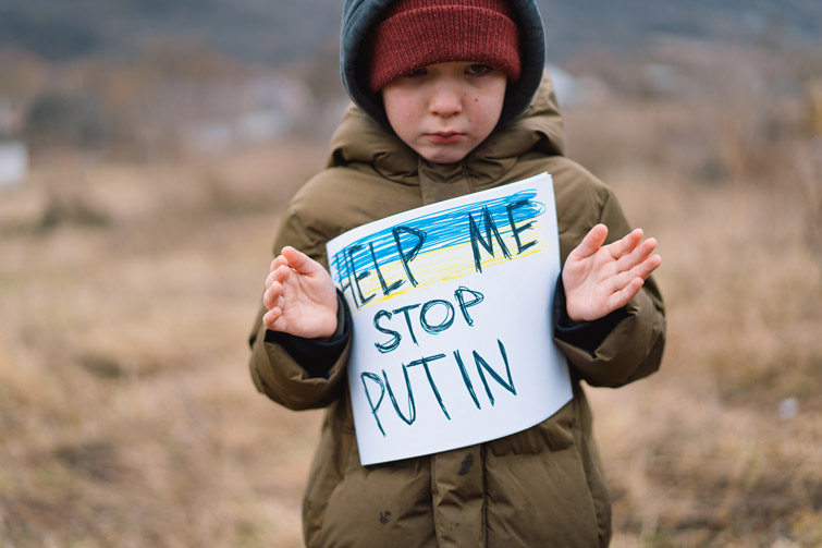 Мешканка Херсона повернула свою доньку, яку знайома вивезла у РФ заради отримання соцвиплат