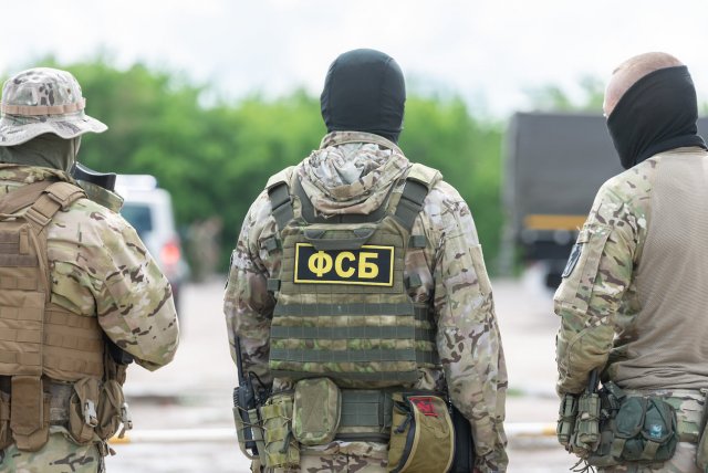ФСБ заявила про затримання у Херсонській області трьох осіб за «участь у кримськотатарському батальйоні»