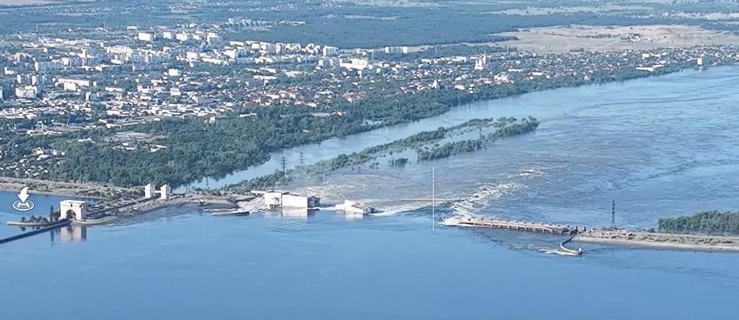 Що відомо про Каховську гідроелектростанцію, яку підірвали росіяни