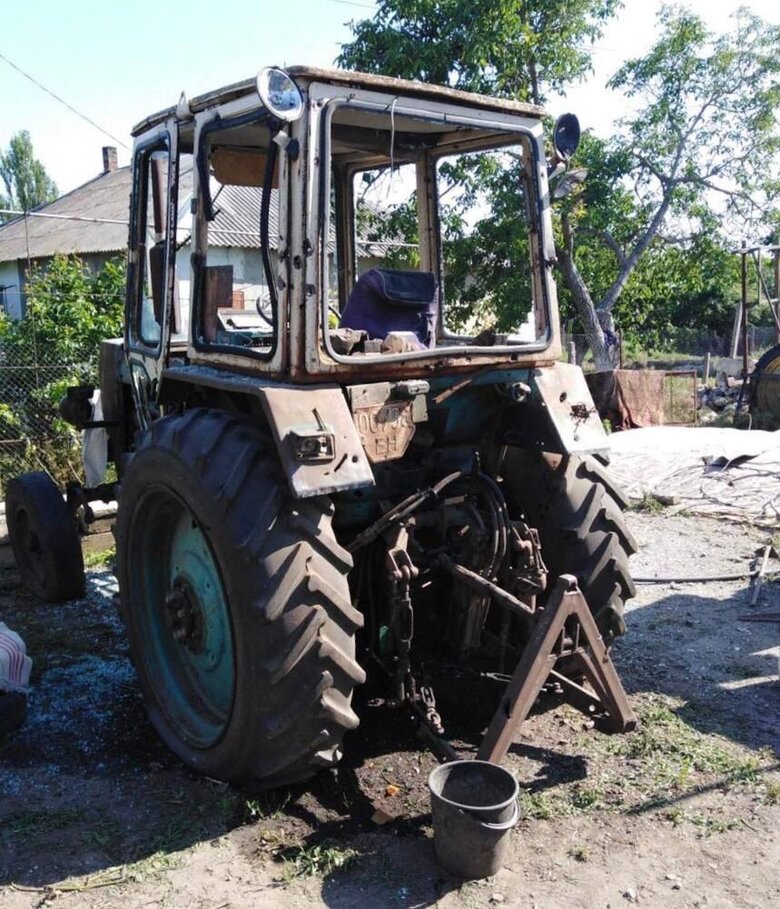 Рашисти обстріляли Черешеньки на Херсонщині, пошкоджено сільгосп техніку та господарчі споруди, - ОВА 05