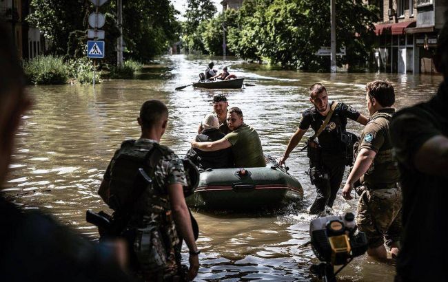 Представники МКС відвідали затоплену Антонівку та Херсон