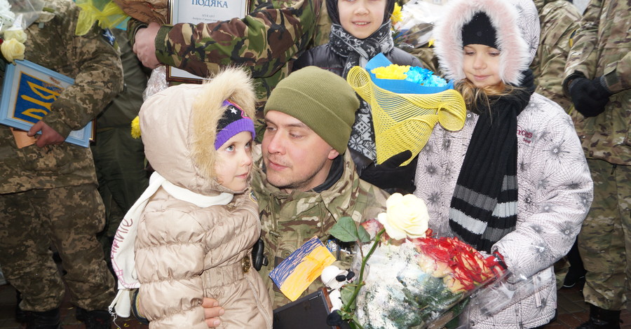 “Вони застрягають“: юрист пояснила, чи можуть помилково мобілізовані чоловіки звільнитися із ЗСУ